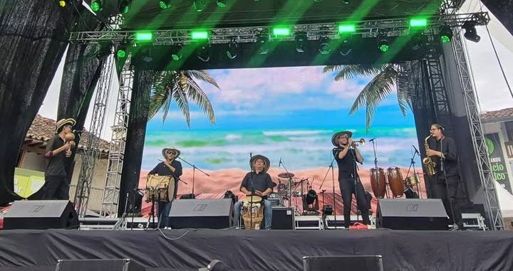 image 4325021491077701